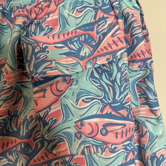 Vineyard Vines Swim Trunks Mens XL Blue Pink Fish Starfish All Over Print - Picture 5 of 7